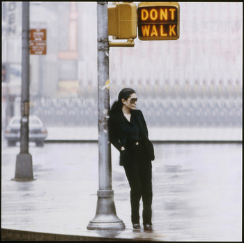 Yoko Ono's Lumire de L'aube
